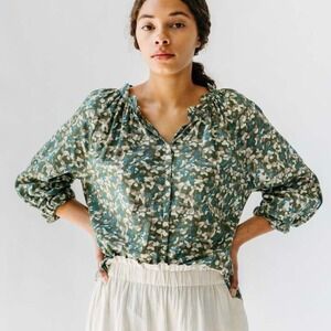 Mirth Amsterdam Top in Green Sweet Pea Print 100% Cotton Size Small